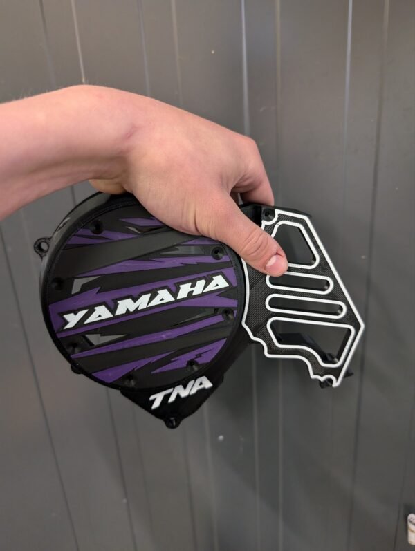 AM6 "YAMAHA" 3D Magneetonkoppa - Liila / Violetti - Image 2